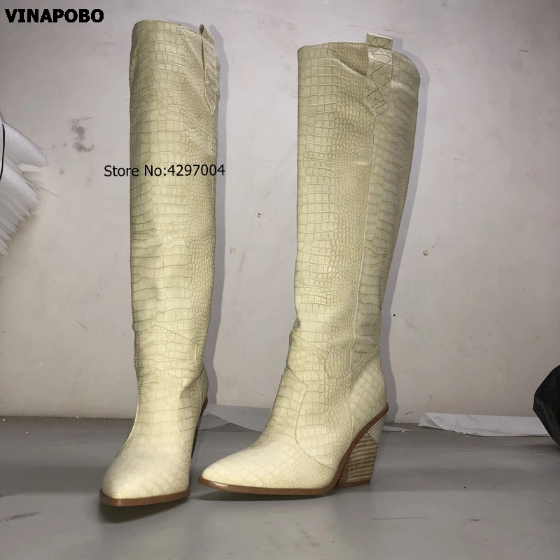 1Candy-color-snake-skin-Women-Boots-2018-Pointed-Toe-Western-Boots-Cowboy-Boots-runway-design-Chunky (3)