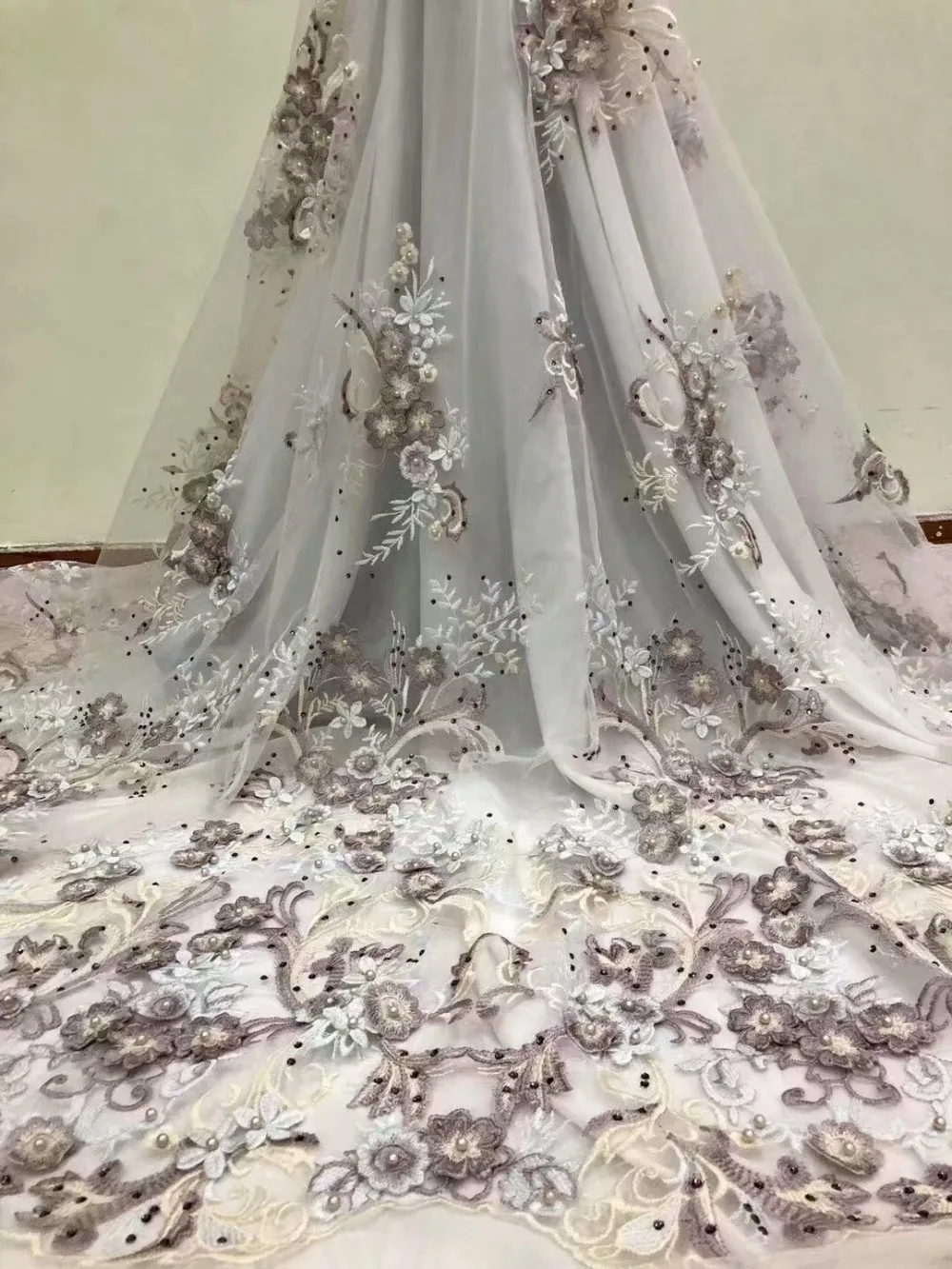 3D Flowers Lace Fabric Embroidery French Lace With Beads Tulle Lace African Wedding Fabric High Quality Dubai Lace
3D Flowers Lace Fabric Embroidery French Lace With Beads Tulle Lace African Wedding Fabric High Quality Dubai Lace