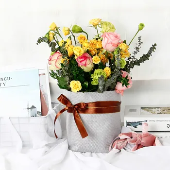 Burlap Flower Basket Hug Bucket Arrangement Rose Box Bouquet Florist Gifts Packaging Boxes Rustic Wedding Engagement DIY Decor
Burlap Flower Basket Hug Bucket Arrangement Rose Box Bouquet Florist Gifts Packaging Boxes Rustic Wedding Engagement DIY Decor