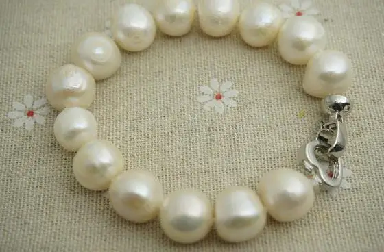 Genuine Freshwater Pearl Bracelet 11mm Large Size Pearl Jewellery Wedding , Birthday, Love, Mothers Day Gift
Genuine Freshwater Pearl Bracelet 11mm Large Size Pearl Jewellery Wedding , Birthday, Love, Mothers Day Gift