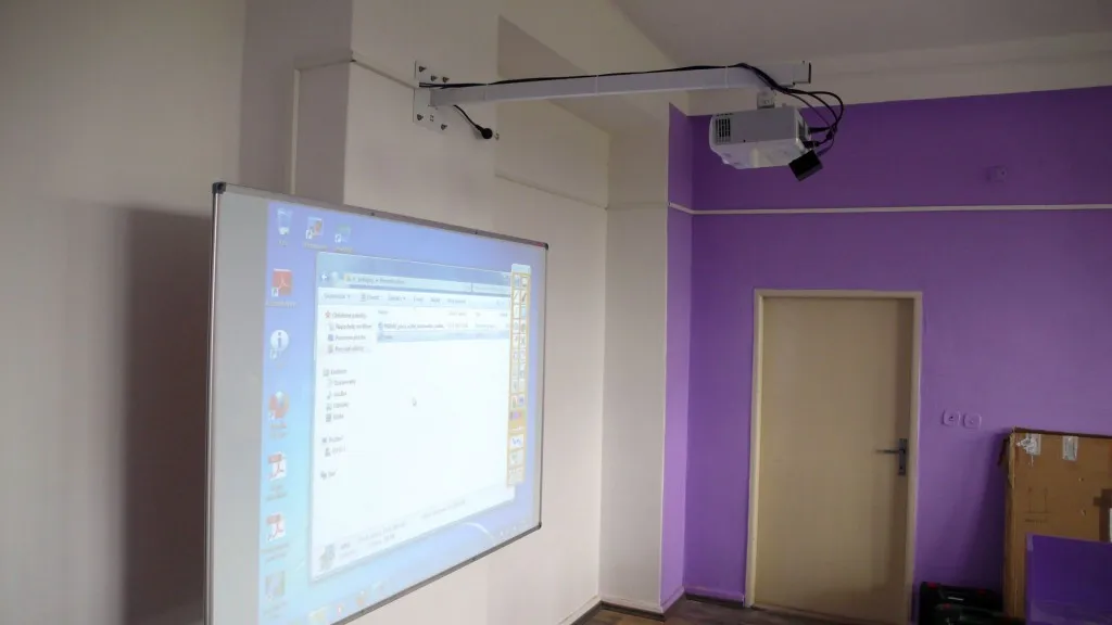 HTB1tGieEf9TBuNjy1zbq6xpepXaC