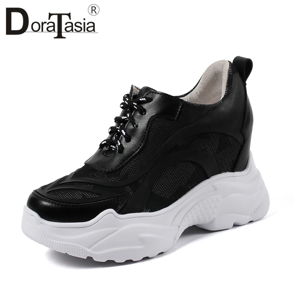 DORATASIA 2020 Autumn Large Size 32-40 Genuine Leather Platform Sneakers Women lace-up Height Increasing Flat Shoes Woman
DORATASIA 2020 Autumn Large Size 32-40 Genuine Leather Platform Sneakers Women lace-up Height Increasing Flat Shoes Woman