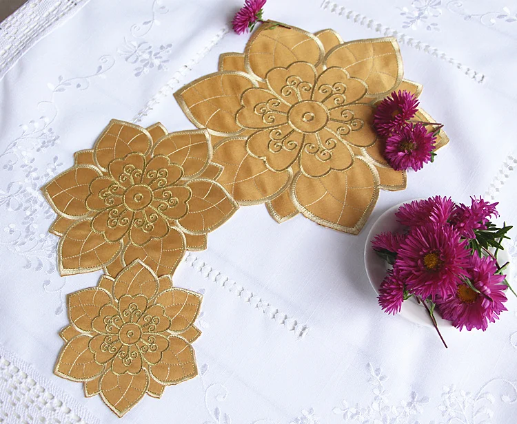 Round embroidery table place mat cloth lace satin Christmas placemat Cup mug holder trivet coaster doily pad kitchen tableware
Round embroidery table place mat cloth lace satin Christmas placemat Cup mug holder trivet coaster doily pad kitchen tableware