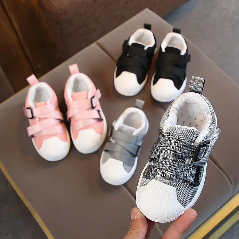 2018 New cute children casual shoes hot sales high quality children kids sneakers cool fashion cartoon girls boys shoes
2018 New cute children casual shoes hot sales high quality children kids sneakers cool fashion cartoon girls boys shoes