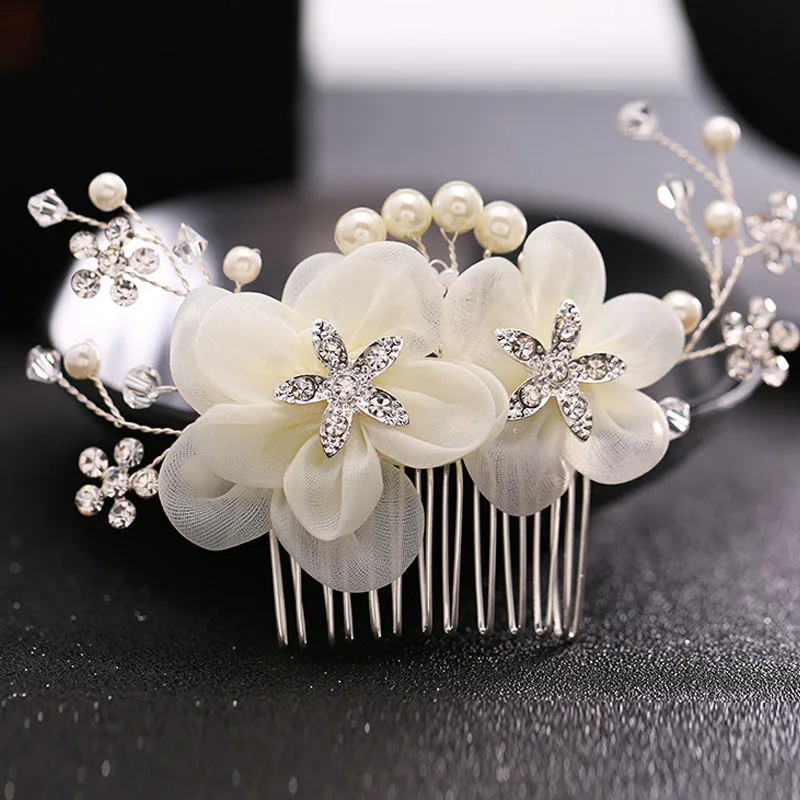 White Lace Rhinestone Flower Hair Combs Headpiece Bridal Hair Jewelry Pearl Head Piece Women Tiaras Wedding Hair Accessories LB
White Lace Rhinestone Flower Hair Combs Headpiece Bridal Hair Jewelry Pearl Head Piece Women Tiaras Wedding Hair Accessories LB