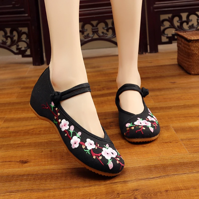 Ladies Buckle Strap Print Cotton Fabric Fashion Flats Shoes Women Loafers Embroidered Shoes Women Zapatos De Mujer Harajuku
Ladies Buckle Strap Print Cotton Fabric Fashion Flats Shoes Women Loafers Embroidered Shoes Women Zapatos De Mujer Harajuku