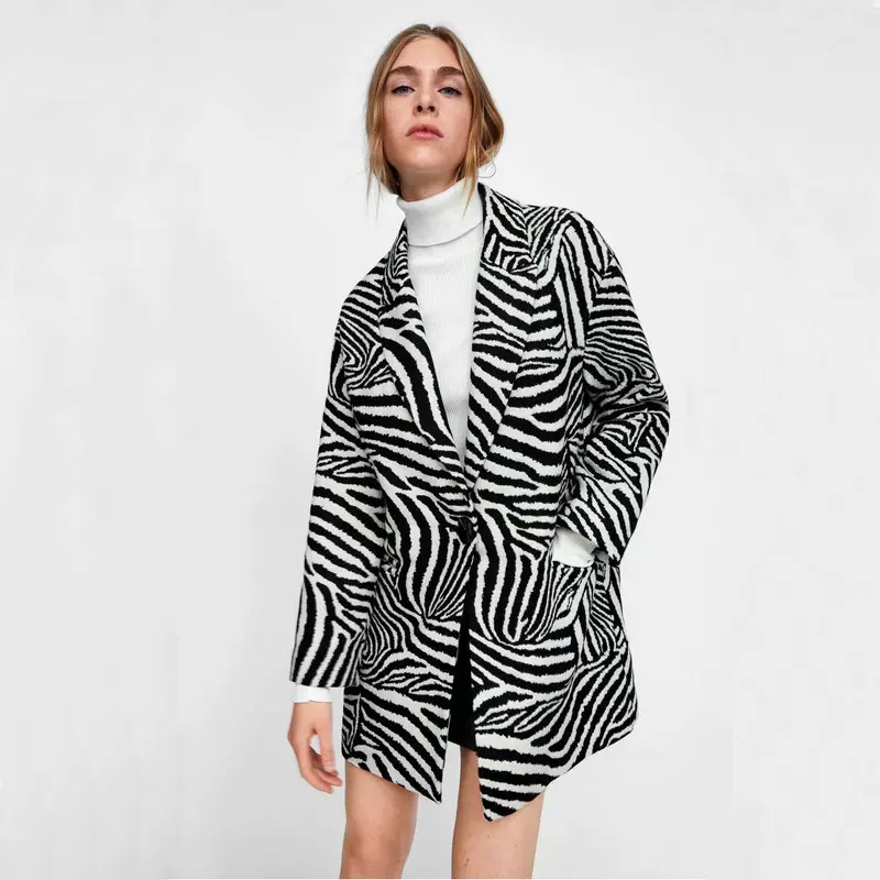New Arrival Women Zebra Pattern Woolen Coat Casual Warm With Pocket Lapel Loose Temperament Autumn Winter Fashion Female Coat
New Arrival Women Zebra Pattern Woolen Coat Casual Warm With Pocket Lapel Loose Temperament Autumn Winter Fashion Female Coat
