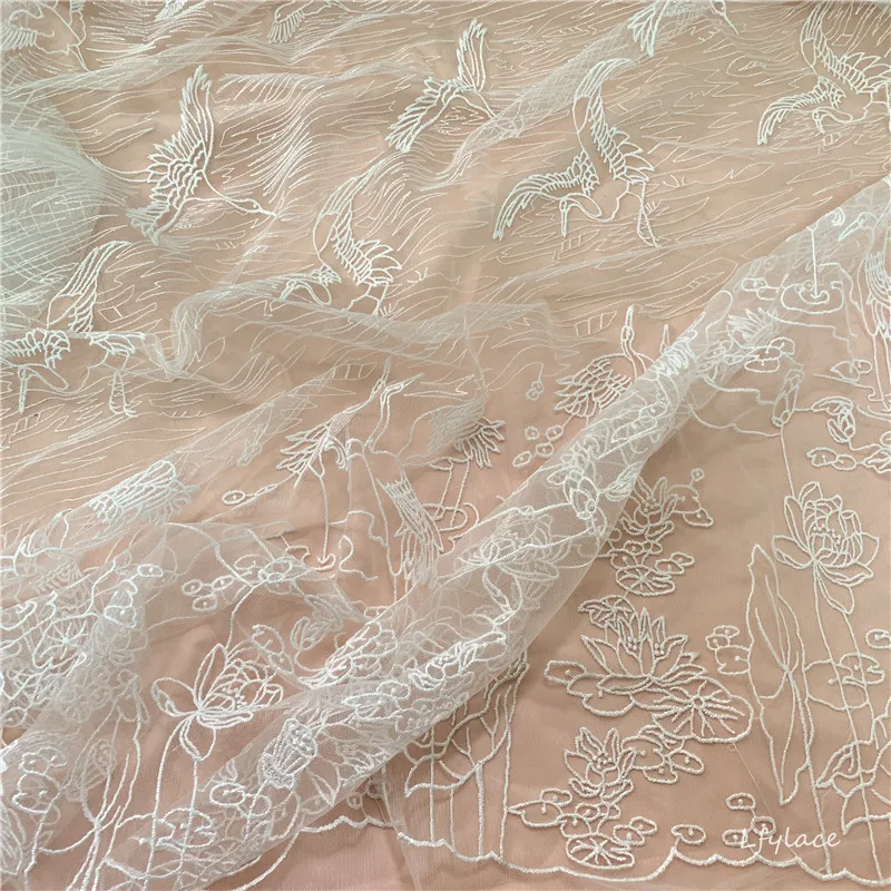 LFY 1 Yard 130 CM Wide Off white / Ivory Chinese Style unique Embroidery Chantilly french tulle lace DIY dress sewing fabric
LFY 1 Yard 130 CM Wide Off white / Ivory Chinese Style unique Embroidery Chantilly french tulle lace DIY dress sewing fabric