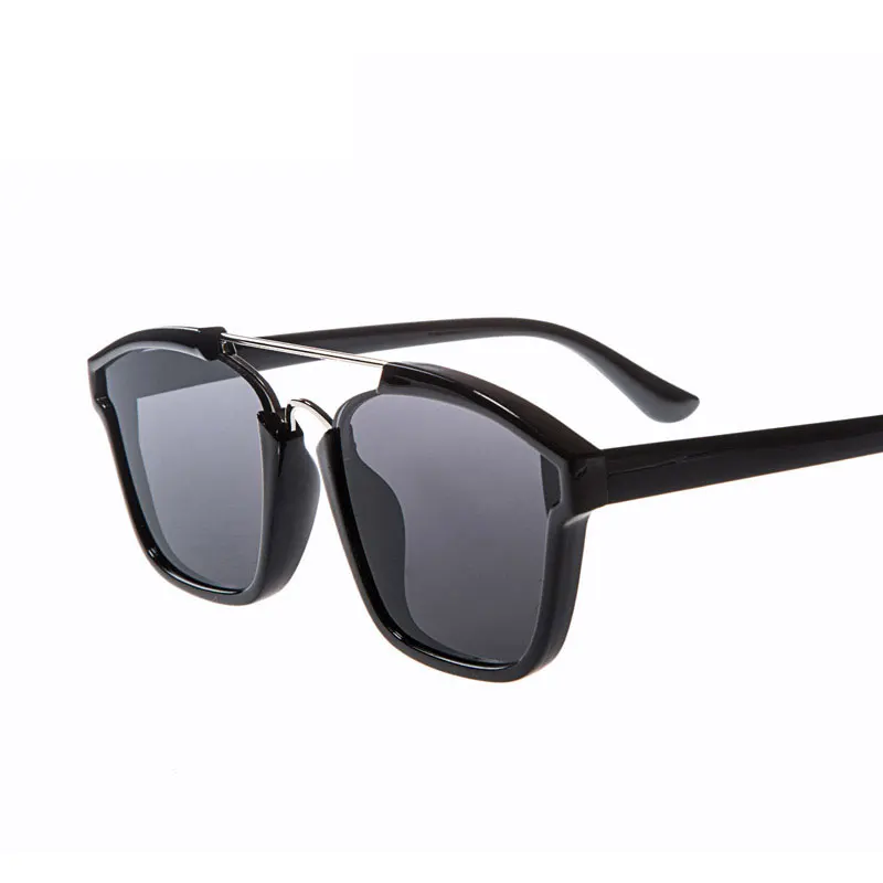 Women's Designer Vintage Sunglasses w/ Cat Eye