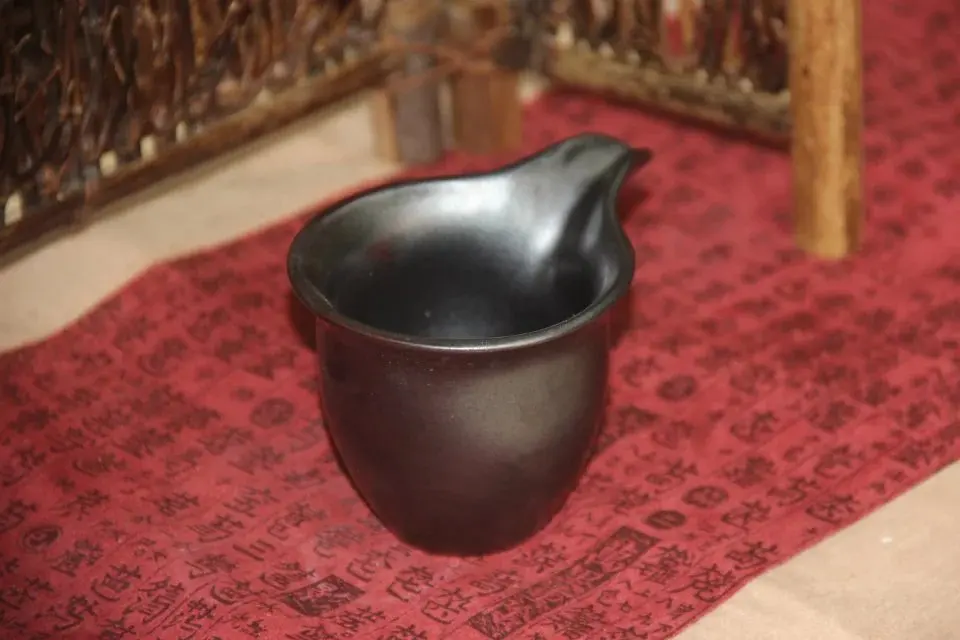 Cha Hai ceramics Retro Rough pottery Tea sets spare parts black tea fairy cups heat-resistant sub-tea Silver spot
Cha Hai ceramics Retro Rough pottery Tea sets spare parts black tea fairy cups heat-resistant sub-tea Silver spot
