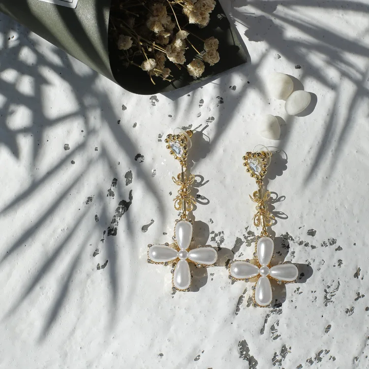 Baroque Style Simulated-pearls Cross 925 Sterling Silver Post Long Earrings Palace Cubic Zircon Dangle Earrings
Baroque Style Simulated-pearls Cross 925 Sterling Silver Post Long Earrings Palace Cubic Zircon Dangle Earrings