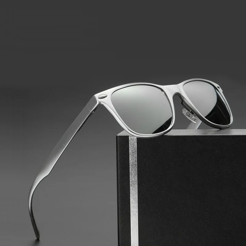 Korean round frame sunglasses 97112015 new bright shining arrow transparent color film sunglasses Free shipping
Korean round frame sunglasses 97112015 new bright shining arrow transparent color film sunglasses Free shipping