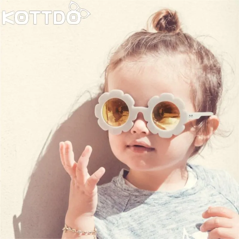2018 Sun Flower kids sunglasses boys girls Round UV400 glasses sunglasses children Lovely baby sun glasses gafas de sol mujer
2018 Sun Flower kids sunglasses boys girls Round UV400 glasses sunglasses children Lovely baby sun glasses gafas de sol mujer