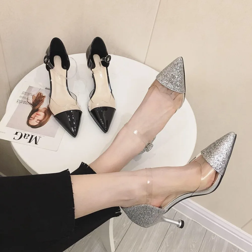2019 spring and summer new fashion patent leather stiletto sexy thin pointed sandals female word with high heels
2019 spring and summer new fashion patent leather stiletto sexy thin pointed sandals female word with high heels