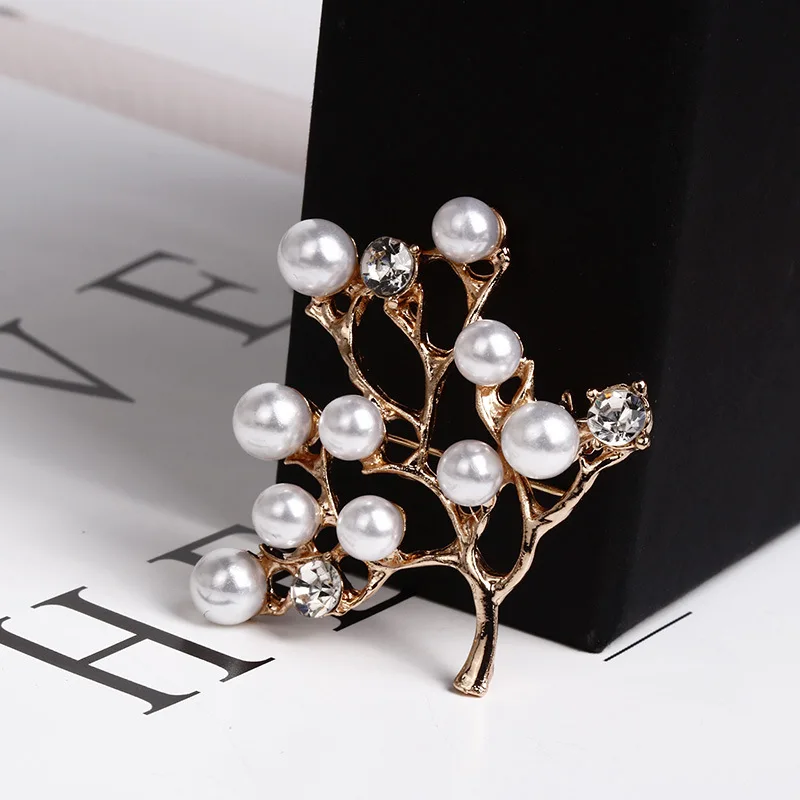 Korean Fashion Temperament Wild Branches Pearl Rhinestone Atmospheric Brooch Ladies Retro Collar Needle Suit Shirt Brooch
Korean Fashion Temperament Wild Branches Pearl Rhinestone Atmospheric Brooch Ladies Retro Collar Needle Suit Shirt Brooch