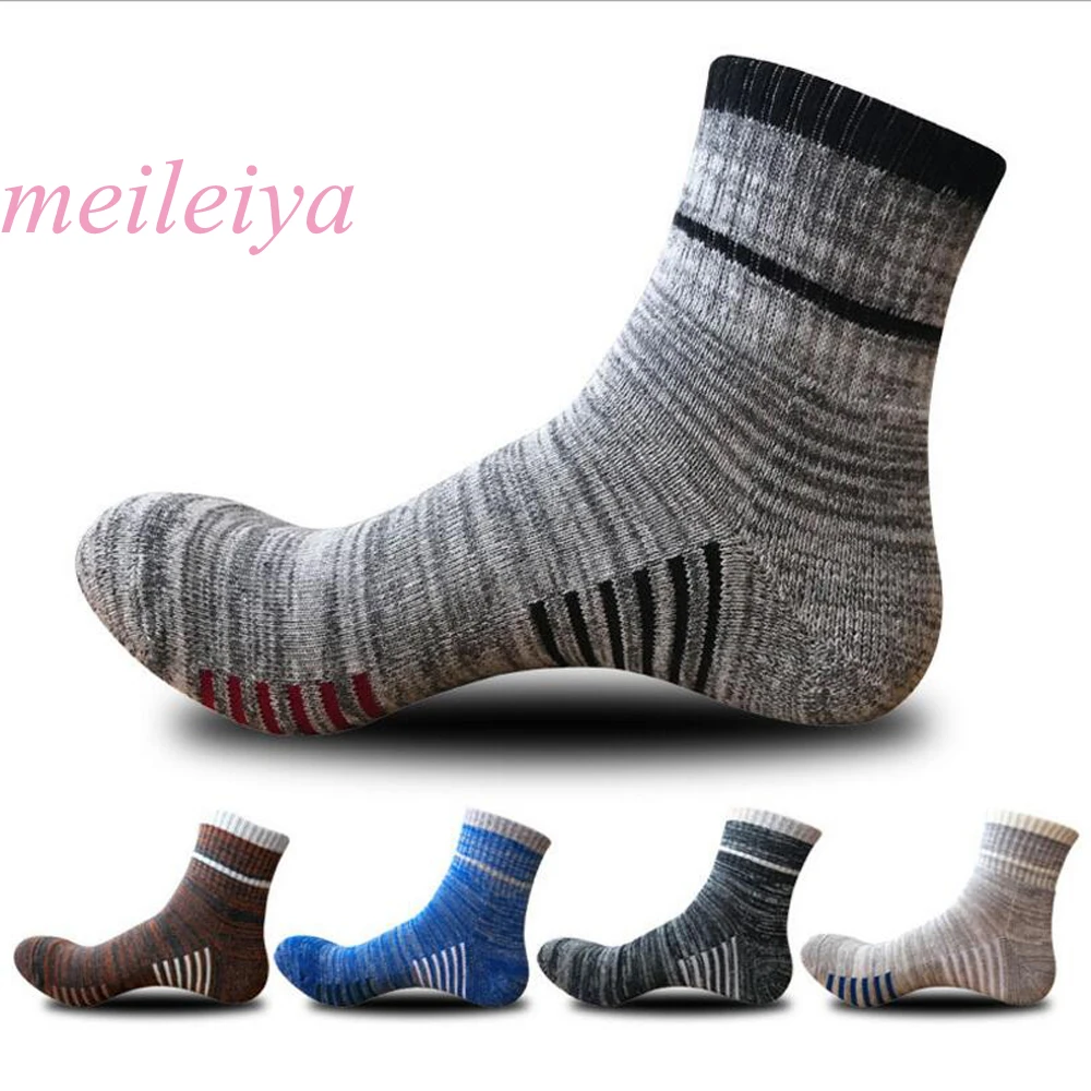 MEI LEI YA 5 Pair / Bag High Quality Men's Cotton Socks New Men's Socks Soles Thickening Casual Socks 5 Colors Medium Tube Socks
MEI LEI YA 5 Pair / Bag High Quality Men's Cotton Socks New Men's Socks Soles Thickening Casual Socks 5 Colors Medium Tube Socks