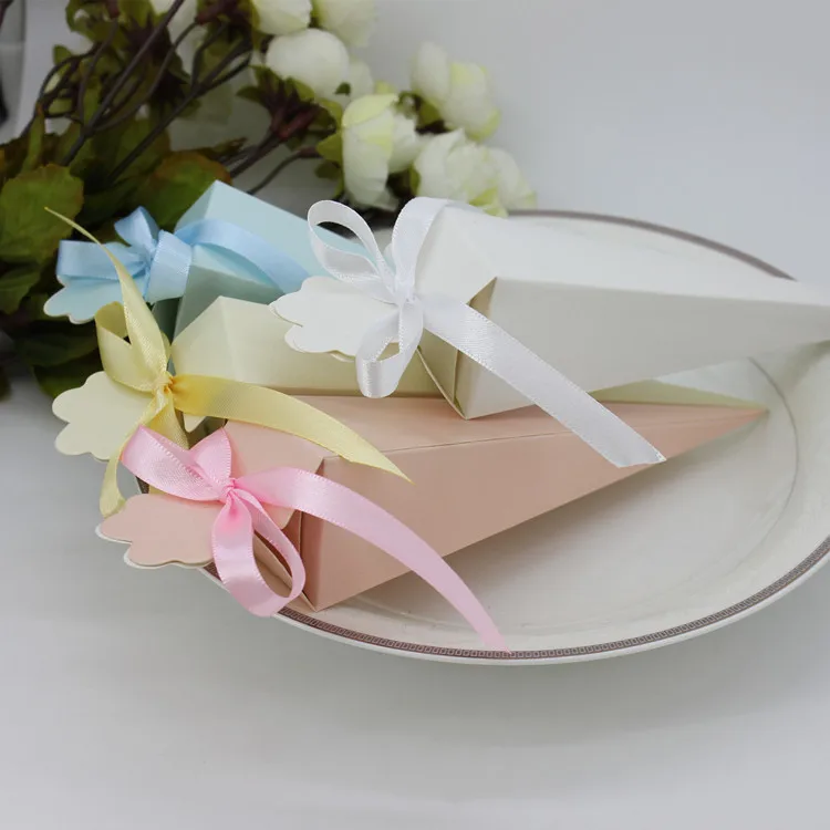 10PCS Party supplies ice cream cone bow gift boxes Wedding party colorful ribbon candy box
10PCS Party supplies ice cream cone bow gift boxes Wedding party colorful ribbon candy box