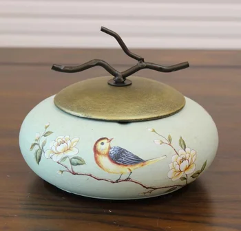 Traditional chinese Ceramic Ashtray Retro With Lid Ashtray Coffee Table Decoration Craft Furnishings Creative Ashtray Q260
Traditional chinese Ceramic Ashtray Retro With Lid Ashtray Coffee Table Decoration Craft Furnishings Creative Ashtray Q260