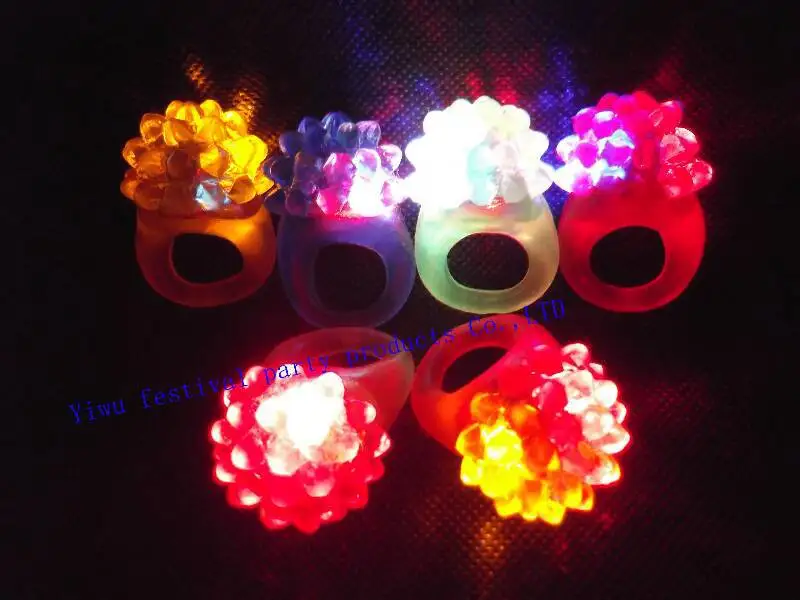 free shipping the newest styles Led Strawberry Rubber Finger Light Beam Ring Torch for Wedding
free shipping the newest styles Led Strawberry Rubber Finger Light Beam Ring Torch for Wedding