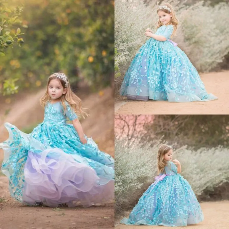 2019 Adorable Flower Girl Dresses Kids Ball Gown Tiered Skirts Half Sleeve Lace Applique Girls Communion Dress
2019 Adorable Flower Girl Dresses Kids Ball Gown Tiered Skirts Half Sleeve Lace Applique Girls Communion Dress