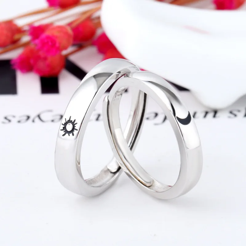 925 Sterling Silver Romantic Sun And Moon Couple Rings Retro Figure Push Pull Design Changeable Rings Wedding Lovers Jewelry
925 Sterling Silver Romantic Sun And Moon Couple Rings Retro Figure Push Pull Design Changeable Rings Wedding Lovers Jewelry