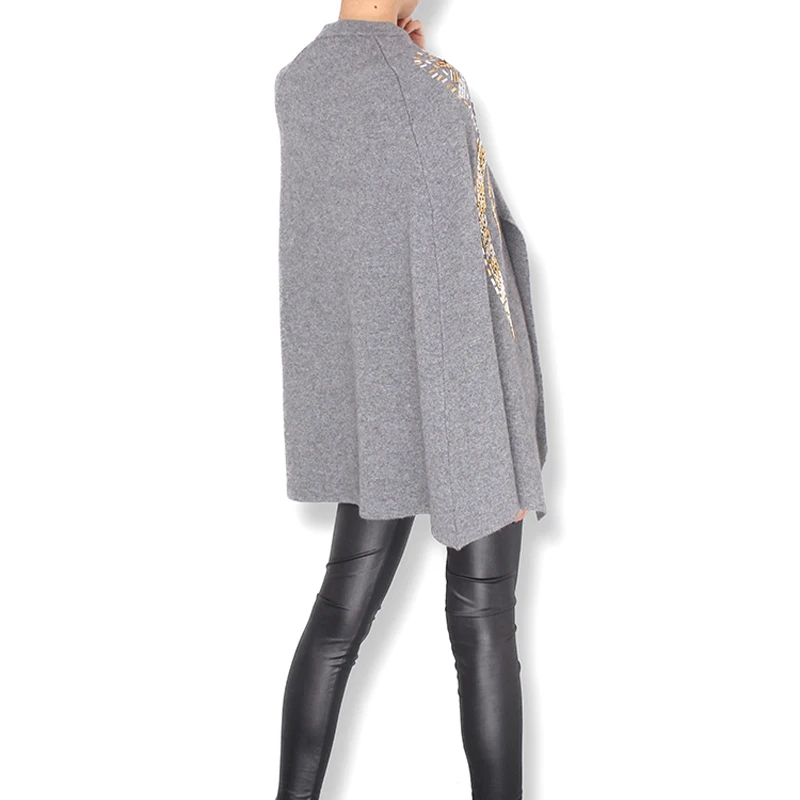 معطف شتوي محاك بالعباءه من الكشمير برسم طير النسر مطرز يدويا مطرز بالترتر للنساء معطف باكمام جديد كولكشن شتوي تريند معطف شتوي محاك بالعباءه من الكشمير برسم طير النسر مطرز يدويا مطرز بالترتر للنساء معطف باكمام جديد كولكشن شتوي تريند