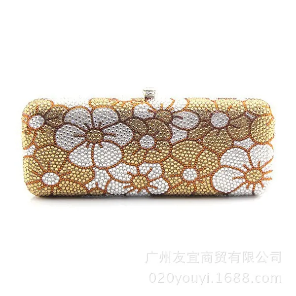 luxury crystal diamond-inlaid dinner handbags ladies rectangular handbags exported to Europe and the United States
luxury crystal diamond-inlaid dinner handbags ladies rectangular handbags exported to Europe and the United States