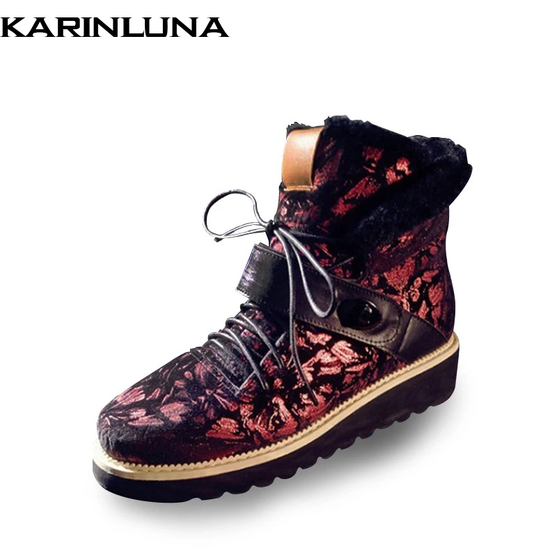KARINLUNA Winter New Arrival Fashion Mix Color Velvet Platform Snow Boots Lace-Up Warm Fur Women Shoes Large Size 34-43
KARINLUNA Winter New Arrival Fashion Mix Color Velvet Platform Snow Boots Lace-Up Warm Fur Women Shoes Large Size 34-43
