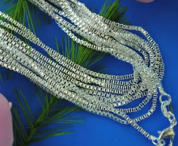 Wholesale 10pieces / lot, Fashion necklace of Silver color ., 2 mm box chains, necklace Chain 16 ", 18", 20 ", 22", 24 "length
Wholesale 10pieces / lot, Fashion necklace of Silver color ., 2 mm box chains, necklace Chain 16 ", 18", 20 ", 22", 24 "length