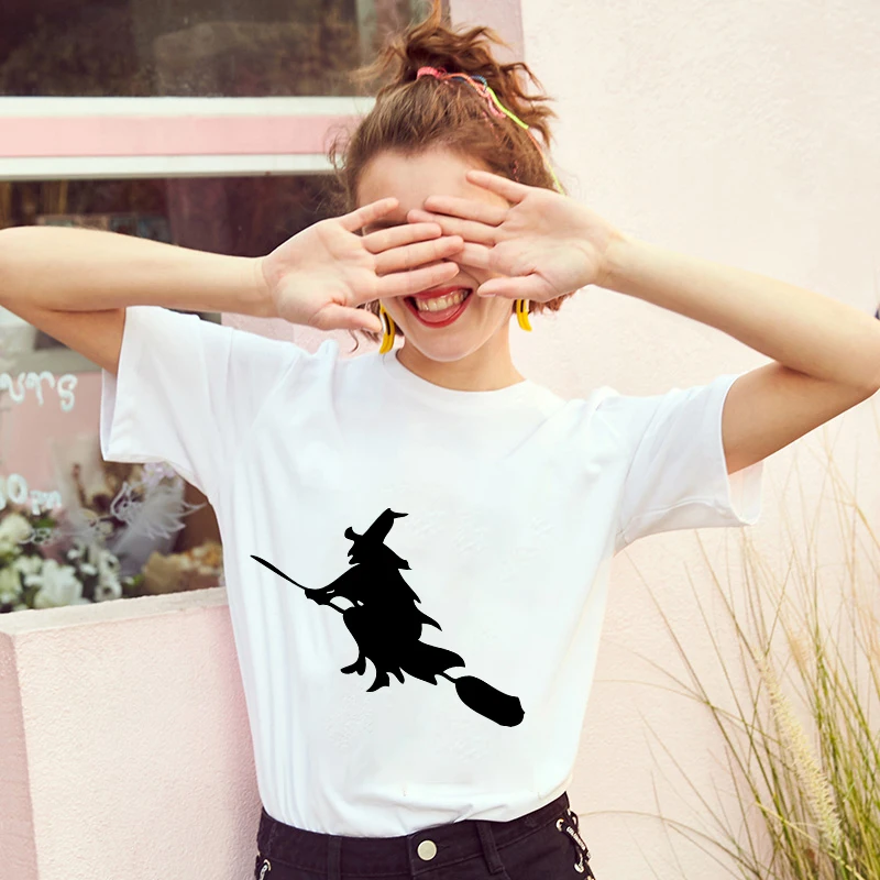 Witch riding a broom Printed Short Sleeve t shirt women Harajuku t-shirt White Thin section Korean Tshirt female Tops clothing 
Witch riding a broom Printed Short Sleeve t shirt women Harajuku t-shirt White Thin section Korean Tshirt female Tops clothing