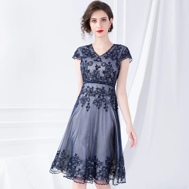 2019 new sexy Lace dress autumn Women Embroidery Party Dress Plus Size Vintage Short-sleeved Beaded Flowers summer dresses
2019 new sexy Lace dress autumn Women Embroidery Party Dress Plus Size Vintage Short-sleeved Beaded Flowers summer dresses