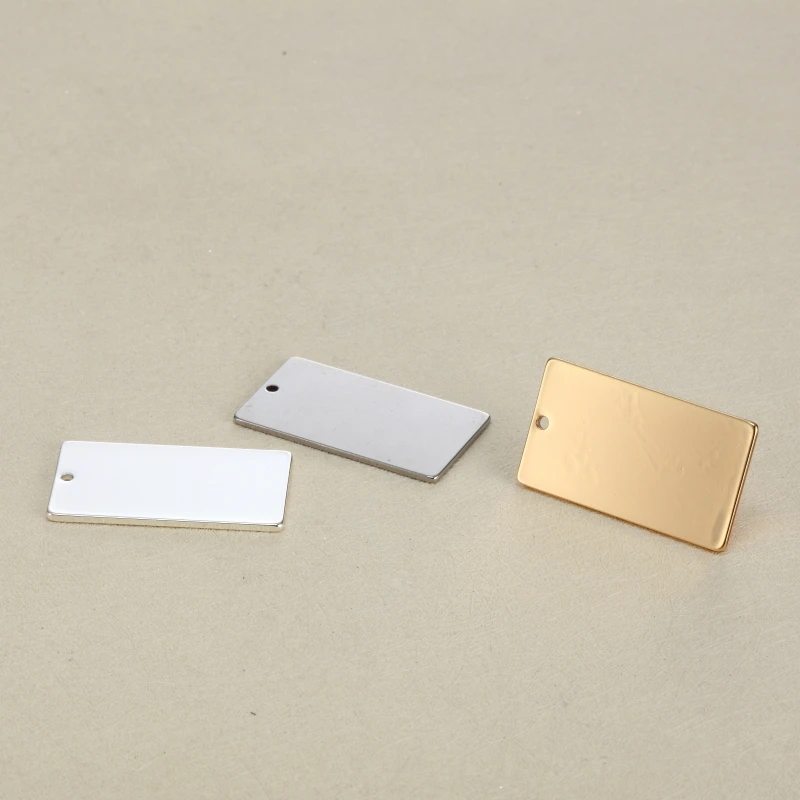 20pcs Diy jewelry accessories Rectangular smooth stainless steel can be engraving LOGO blank pendant 18 * 32 mm
20pcs Diy jewelry accessories Rectangular smooth stainless steel can be engraving LOGO blank pendant 18 * 32 mm