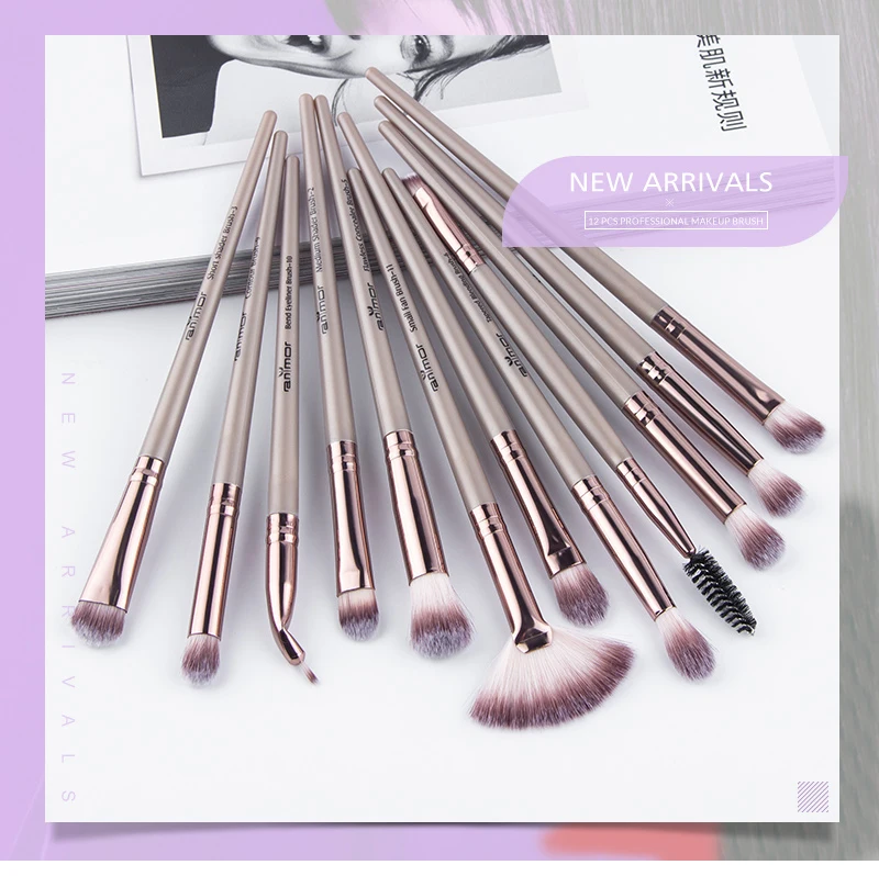 makeup brushes (1)