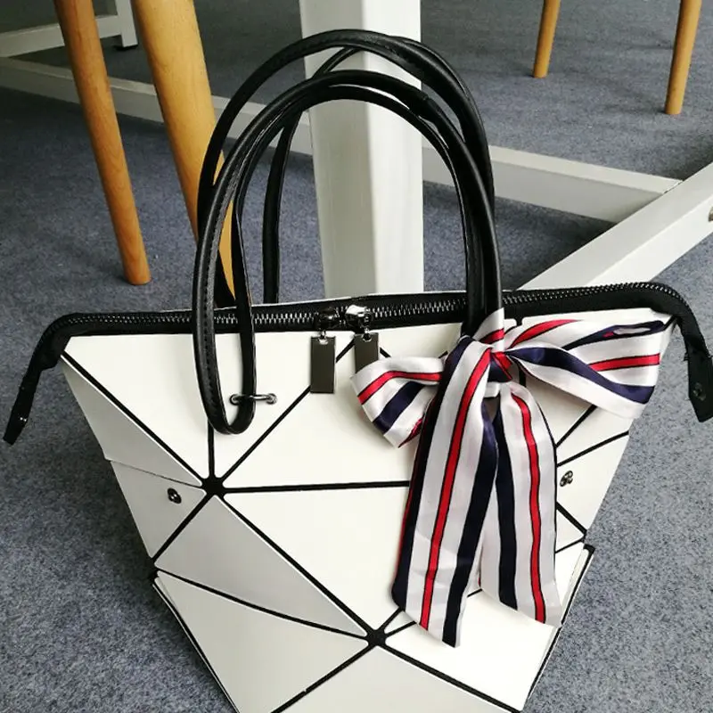 Women Handbags Ladies Geometric Sequins Mirror Saser Plain Folding Tote Multi-variable Crossbody Bag Personalized Scarf Hand Bag
Women Handbags Ladies Geometric Sequins Mirror Saser Plain Folding Tote Multi-variable Crossbody Bag Personalized Scarf Hand Bag