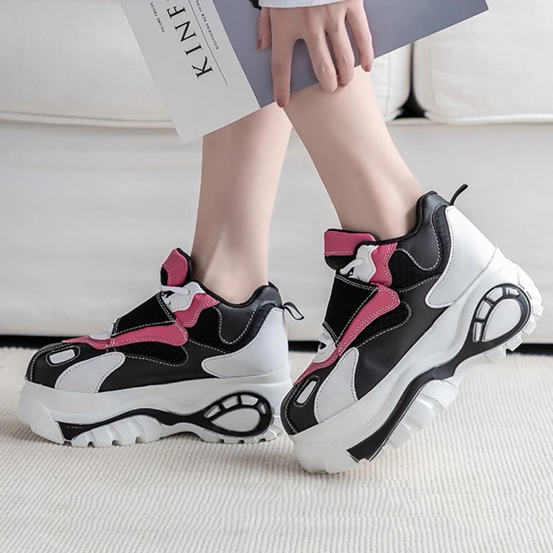 New Women Running Sports Shoes Height Increasing Sneakers Woman Patchwork Creepers Platform Shoes Black zapatillas mujer baratas
New Women Running Sports Shoes Height Increasing Sneakers Woman Patchwork Creepers Platform Shoes Black zapatillas mujer baratas