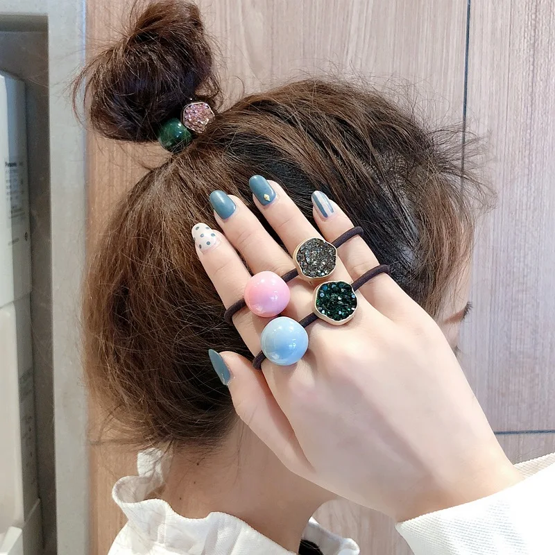 Korean net red girl cute hairband tied hair band Korean version of INS simple head rope bracelet dual-purpose headdress
Korean net red girl cute hairband tied hair band Korean version of INS simple head rope bracelet dual-purpose headdress