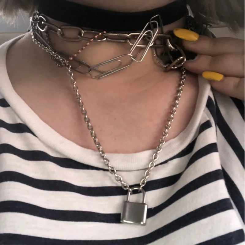 50PCS Metal Silver Cable Chain Small Padlock Stainless Steel Charm Choker Necklace for Men Unisex Necklace Jewelry Wholesale
50PCS Metal Silver Cable Chain Small Padlock Stainless Steel Charm Choker Necklace for Men Unisex Necklace Jewelry Wholesale