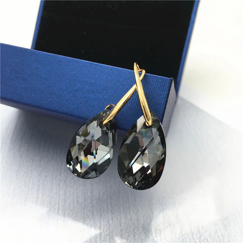 Ms Betti 2021 Angel Teardrop Hook Earrings high quality Crystals From Austria Bijoux Jewelry Gifts For Women Dropship
Ms Betti 2021 Angel Teardrop Hook Earrings high quality Crystals From Austria Bijoux Jewelry Gifts For Women Dropship