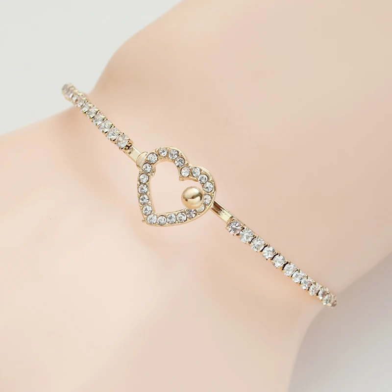 Hollow Love Inlaid White Rhinestone Metal Bracelet Temperament Female 2019 Latest Fashion Jewelry Selection Direct Sales
Hollow Love Inlaid White Rhinestone Metal Bracelet Temperament Female 2019 Latest Fashion Jewelry Selection Direct Sales