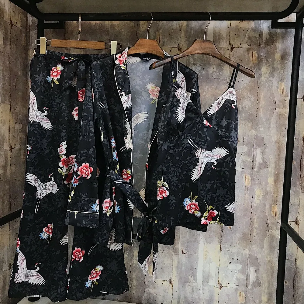 JRMISSLI Factory wholesale Silk Pajamas Female High Quality Sleepwear Women SILK Animal Printed Pyjama Pants Two-Piece Sets
JRMISSLI Factory wholesale Silk Pajamas Female High Quality Sleepwear Women SILK Animal Printed Pyjama Pants Two-Piece Sets