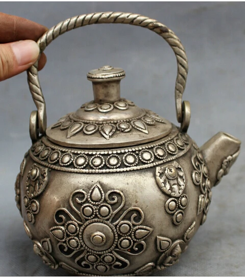 Tibet Silver Buddhist Shakyamuni Amitabha Statue Pearl Wine Pot Teapot Flagon >>> decoration bronze factory outlets
Tibet Silver Buddhist Shakyamuni Amitabha Statue Pearl Wine Pot Teapot Flagon >>> decoration bronze factory outlets