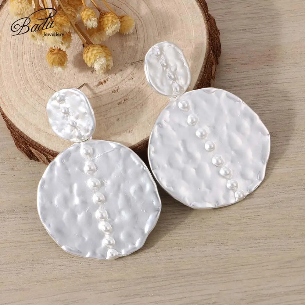 Badu Metal Punk Drop Earrings for Women Trendy Luxury Big Round Geometric Personality Statement Earrings Party Jewelry Wholesale
Badu Metal Punk Drop Earrings for Women Trendy Luxury Big Round Geometric Personality Statement Earrings Party Jewelry Wholesale