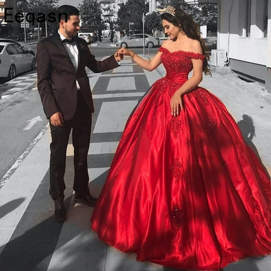 Elegant Long Red Prom Dresses Short Sleeves Sweetheart Ball Gown Lace Applique Satin Ladies Evening Gown Sweet 16 Dresses
Elegant Long Red Prom Dresses Short Sleeves Sweetheart Ball Gown Lace Applique Satin Ladies Evening Gown Sweet 16 Dresses