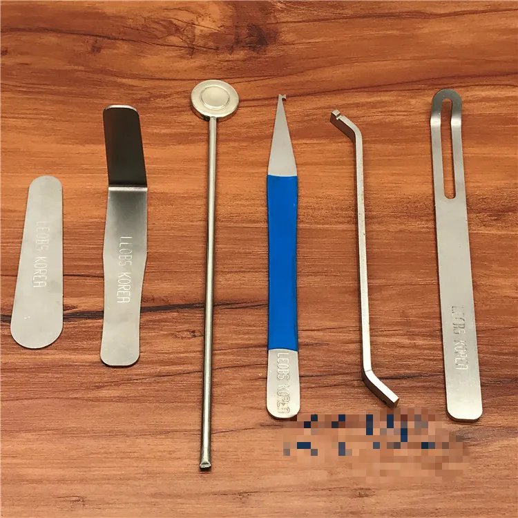 1 set Sax repair tool repair utensils flat leather cushion adjustment key cover adjustment needle spring single
1 set Sax repair tool repair utensils flat leather cushion adjustment key cover adjustment needle spring single
