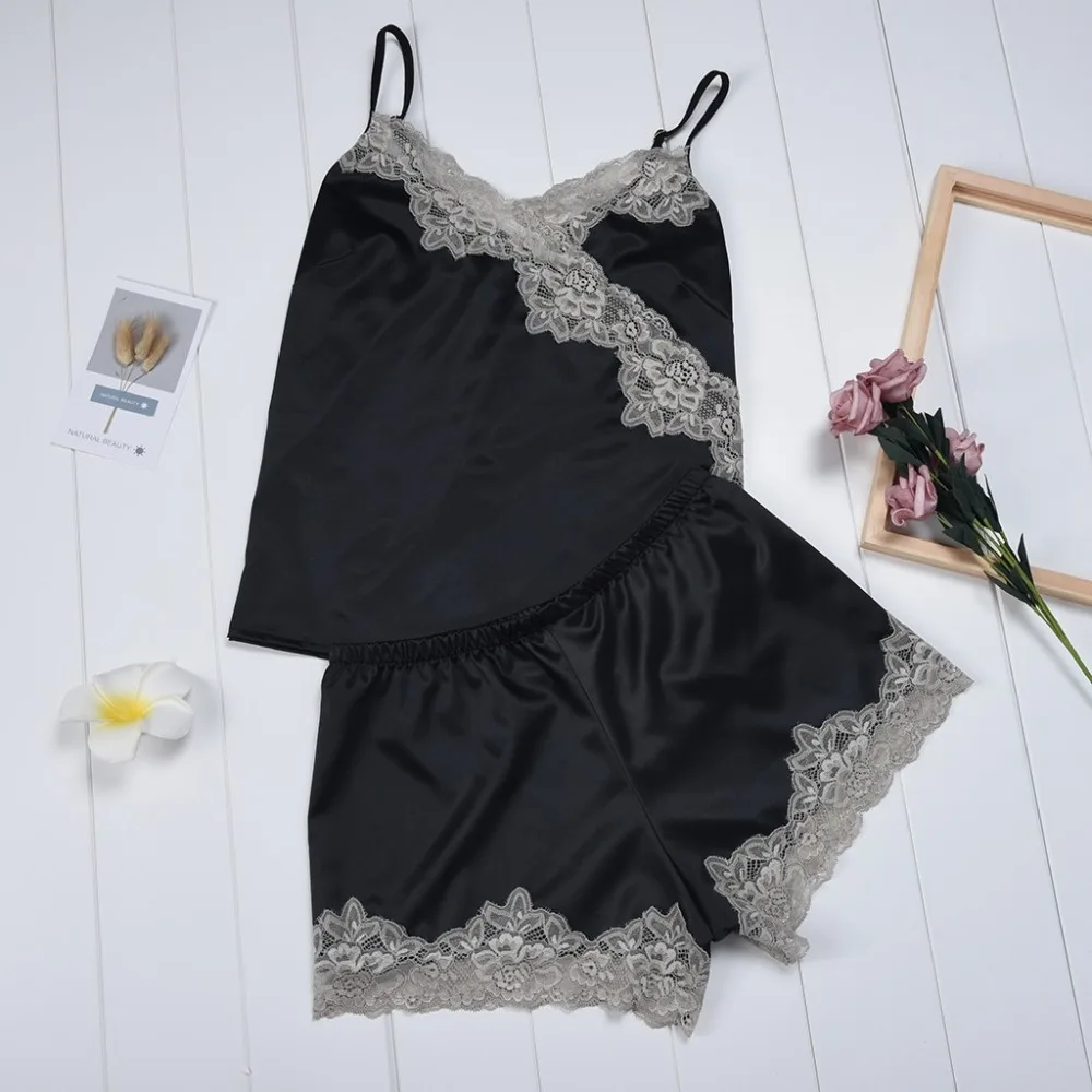 Women fashion summer 2019 new Lace Sexy Lingerie sleeveless tops + shorts Nightwear 2PC Set homewear female sleepwear pajamas
Women fashion summer 2019 new Lace Sexy Lingerie sleeveless tops + shorts Nightwear 2PC Set homewear female sleepwear pajamas