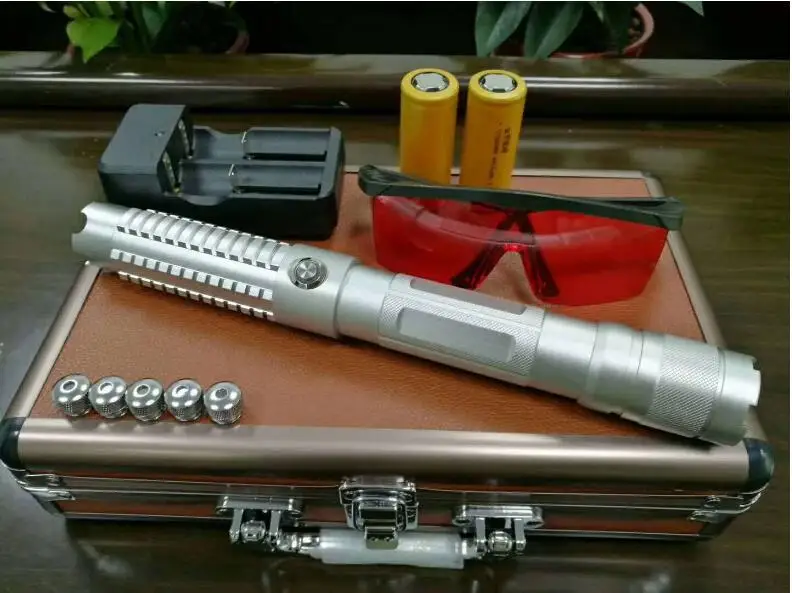 Most Powerful Military 5000000m 500W 450nm Blue Laser Pointers Flashlight Light Burn Match Candle Lit Cigarette Wicked LAZER
Most Powerful Military 5000000m 500W 450nm Blue Laser Pointers Flashlight Light Burn Match Candle Lit Cigarette Wicked LAZER