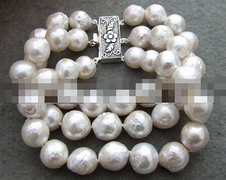 >>>>>>White Bead-Nucleated Pearl Bracelet
>>>>>>White Bead-Nucleated Pearl Bracelet