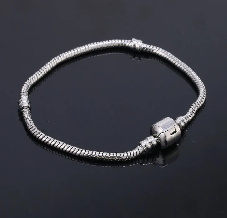 5pcs/lot 3MM Snake chain Charm Bracelet Stering Silver Plated European Bracelet 16-21cm
5pcs/lot 3MM Snake chain Charm Bracelet Stering Silver Plated European Bracelet 16-21cm