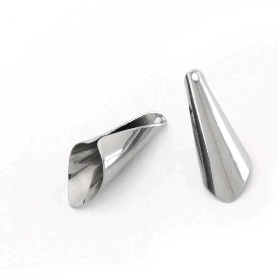 10pcs Stainless steel necklace pendant key clasp pendant DIY accessories size11mm*28mm
10pcs Stainless steel necklace pendant key clasp pendant DIY accessories size11mm*28mm