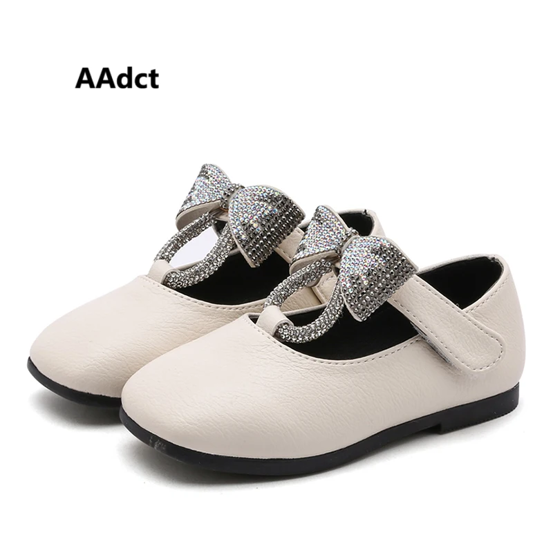 AAdct 2019 soft sole toddler baby shoes bow Rhinestone princess little kids shoes for girls Brand High-quality fashion
AAdct 2019 soft sole toddler baby shoes bow Rhinestone princess little kids shoes for girls Brand High-quality fashion